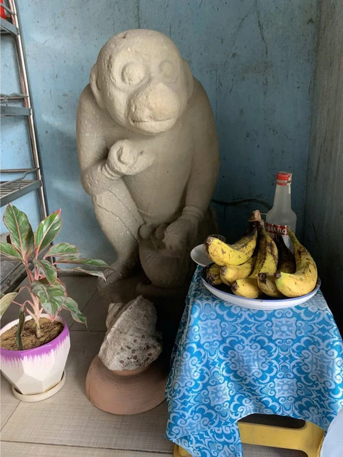 Giao nộp tượng thần khỉ cho Nhà nước, người đàn ông được thưởng gần 93 triệu đồng Giao nộp tượng thần khỉ cho Nhà nước, người đàn ông được thưởng gần 93 triệu đồng