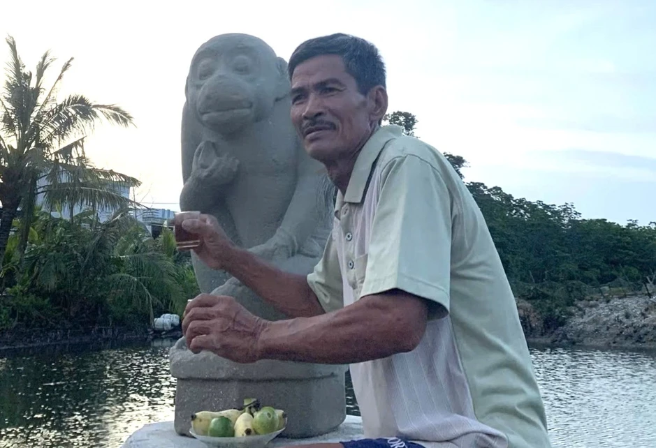 Giao nộp tượng thần khỉ cho Nhà nước, người đàn ông được thưởng gần 93 triệu đồng Giao nộp tượng thần khỉ cho Nhà nước, người đàn ông được thưởng gần 93 triệu đồng