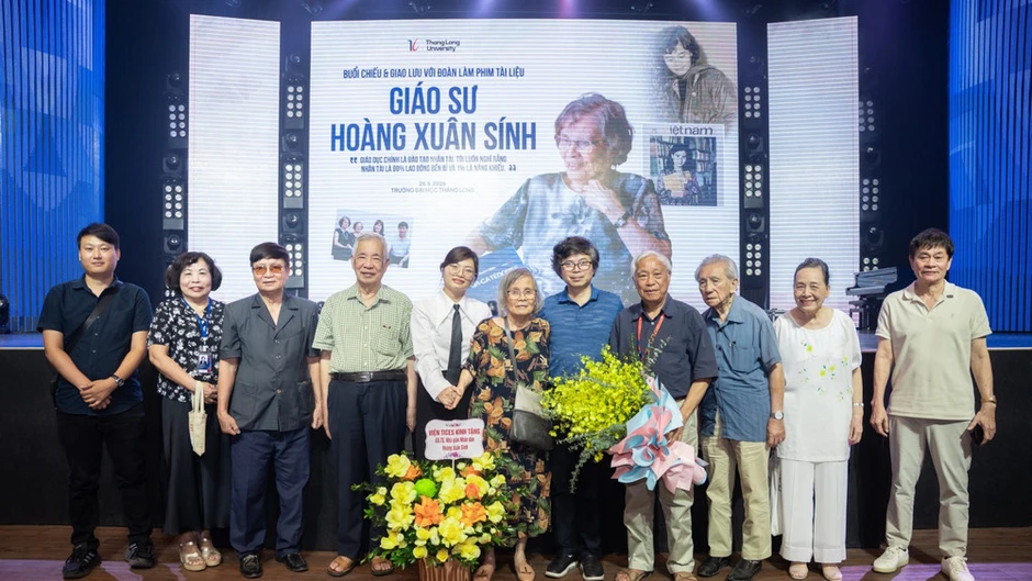 Giáo sư Hoàng Xuân Sính: Từ nữ Giáo sư toán học Việt Nam đầu tiên đến hành trình mở lối cho giáo dục đại học ngoài công lập Giáo sư Hoàng Xuân Sính: Từ nữ Giáo sư toán học Việt Nam đầu tiên đến hành trình mở lối cho giáo dục đại học ngoài công lập