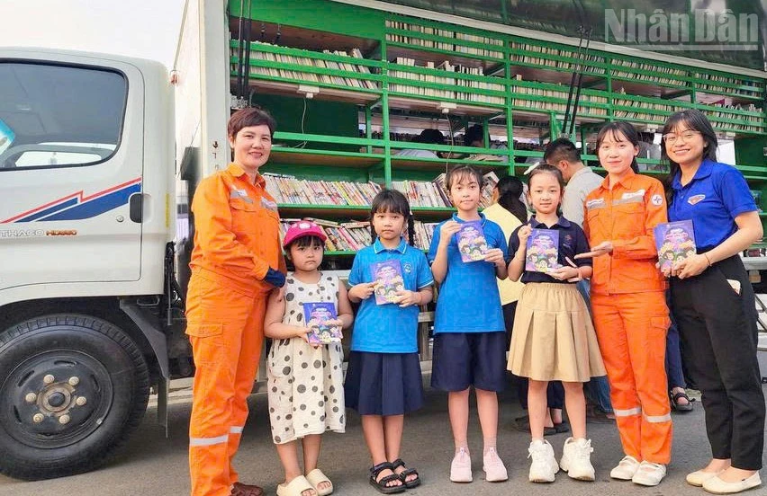 Gieo ý thức tiết kiệm điện cho học sinh từ những trang sách thiếu nhi Gieo ý thức tiết kiệm điện cho học sinh từ những trang sách thiếu nhi