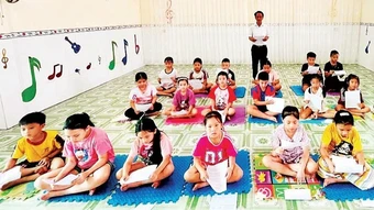 Gìn giữ, trao truyền tình yêu với âm nhạc dân tộc