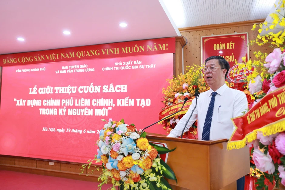 Giới thiệu cuốn sách Xây dựng Chính phủ liêm chính, kiến tạo trong kỷ nguyên mới Giới thiệu cuốn sách Xây dựng Chính phủ liêm chính, kiến tạo trong kỷ nguyên mới