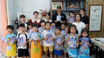 Giới thiệu kho tàng truyện dân gian bằng hình thức trình diễn kết hợp công nghệ ánh sáng