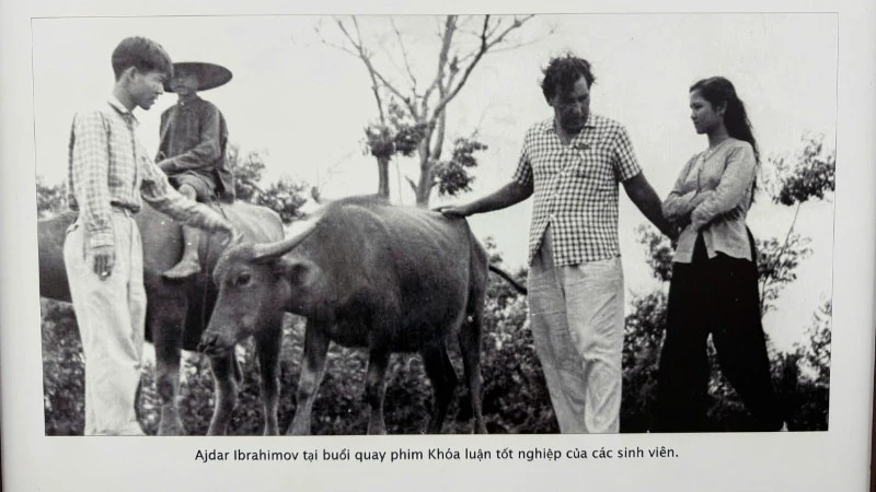 Giới thiệu truyện ngắn “Những gì tôi thấy ở Việt Nam” của cố nhà văn Ajdar Ibrahimov Giới thiệu truyện ngắn “Những gì tôi thấy ở Việt Nam” của cố nhà văn Ajdar Ibrahimov