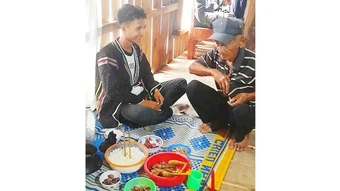 Giữ được nghệ nhân mới giữ được “hồn cốt” đại ngàn
