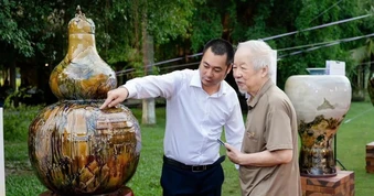 Gốm sứ kể chuyện lịch sử