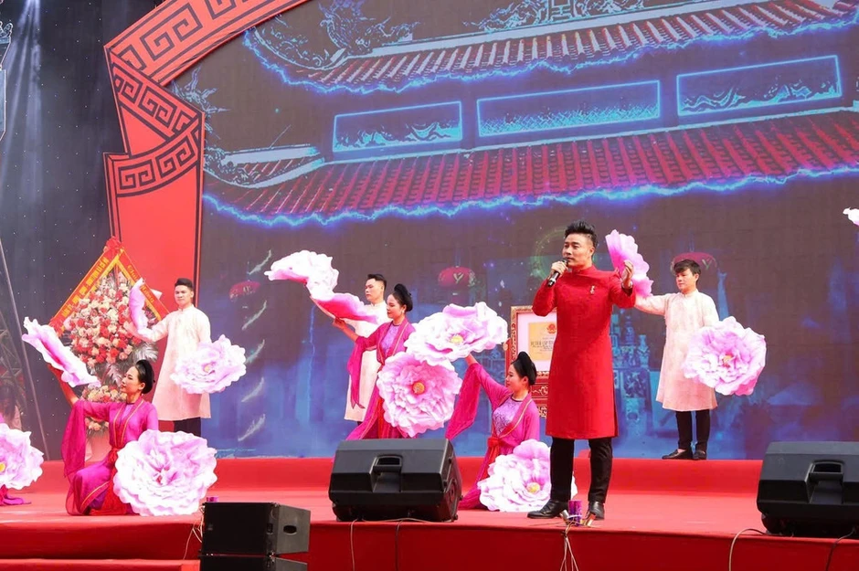 Hà Nội trao bằng xếp hạng cấp thành phố cho di tích văn hóa lịch sử làng La Xuyên, xã Cổ Đô