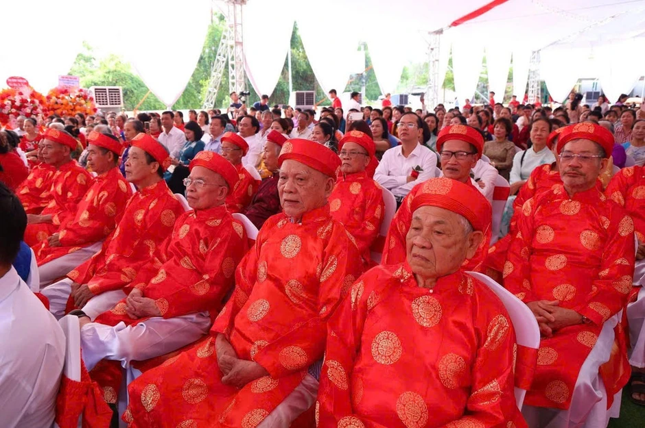 Hà Nội trao bằng xếp hạng cấp thành phố cho di tích văn hóa lịch sử làng La Xuyên, xã Cổ Đô