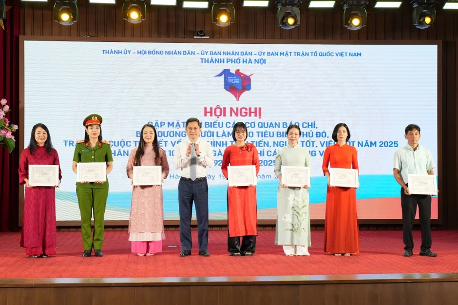 Hà Nội trao giải cuộc thi viết gương người tốt, việc tốt vào tháng 6/2026 Hà Nội trao giải cuộc thi viết gương người tốt, việc tốt vào tháng 6/2026