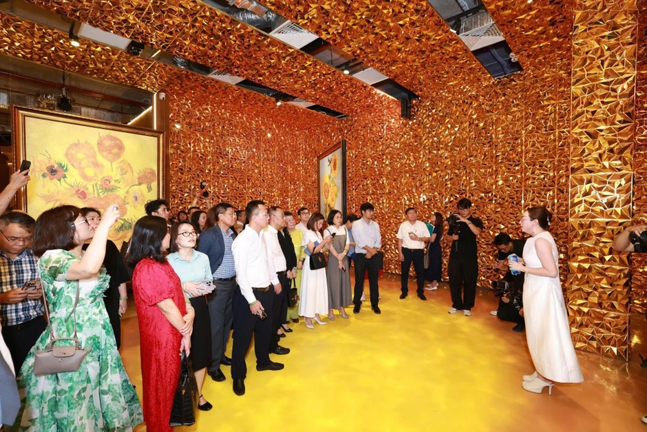 Hà Nội: Triển lãm tái hiện 165 kiệt tác bất hủ của Vincent Van Gogh bằng công nghệ hiện đại Hà Nội: Triển lãm tái hiện 165 kiệt tác bất hủ của Vincent Van Gogh bằng công nghệ hiện đại
