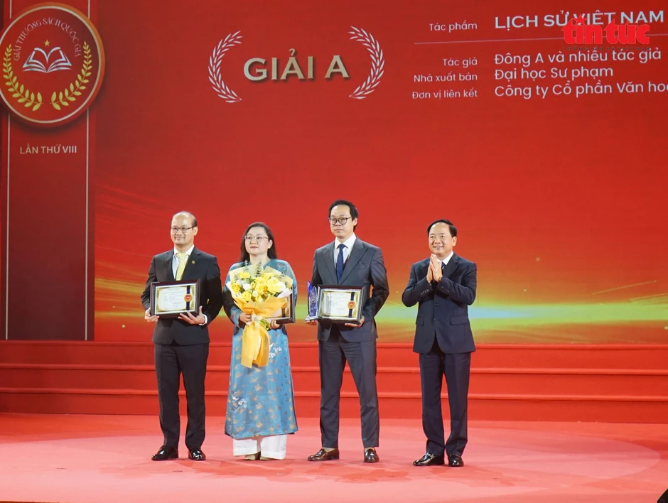 Hai bộ sách lịch sử xuất sắc giành giải A Giải thưởng Sách Quốc gia lần thứ 8 Hai bộ sách lịch sử xuất sắc giành giải A Giải thưởng Sách Quốc gia lần thứ 8