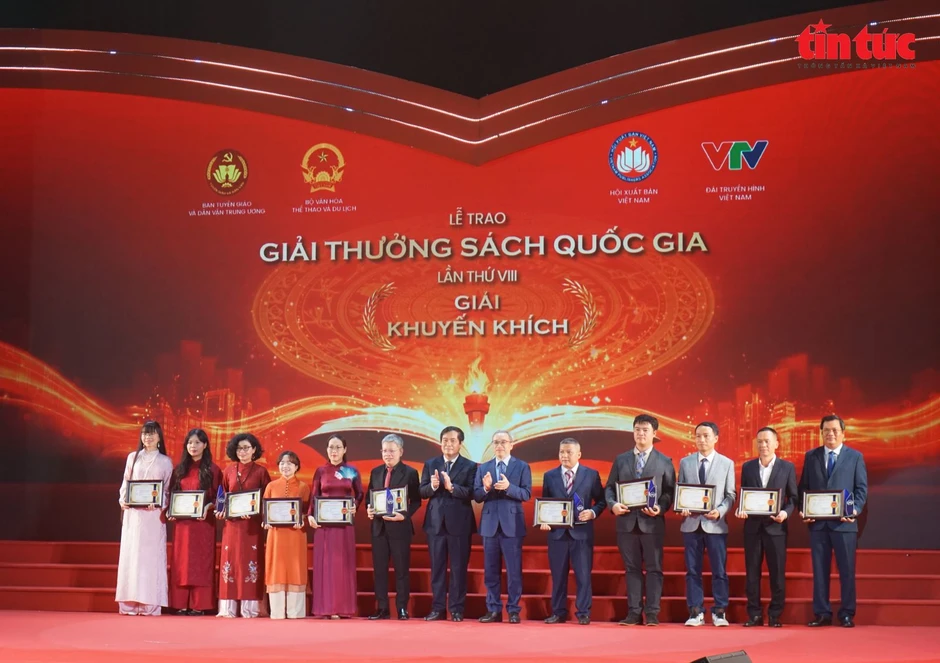 Hai bộ sách lịch sử xuất sắc giành giải A Giải thưởng Sách Quốc gia lần thứ 8 Hai bộ sách lịch sử xuất sắc giành giải A Giải thưởng Sách Quốc gia lần thứ 8