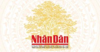 Hai người cán bộ an ninh