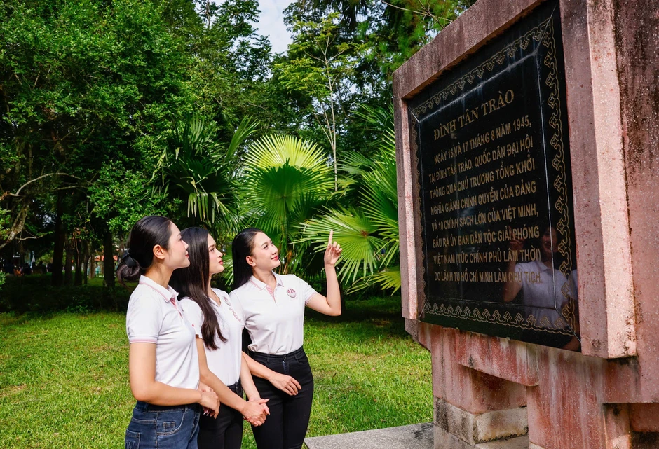 Hành trình khám phá miền đất văn hóa, lịch sử đại ngàn Vị Xuyên, vùng đất Tân Trào Hành trình khám phá miền đất văn hóa, lịch sử đại ngàn Vị Xuyên, vùng đất Tân Trào