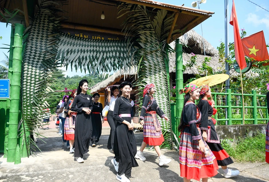 Hành trình khám phá miền đất văn hóa, lịch sử đại ngàn Vị Xuyên, vùng đất Tân Trào Hành trình khám phá miền đất văn hóa, lịch sử đại ngàn Vị Xuyên, vùng đất Tân Trào