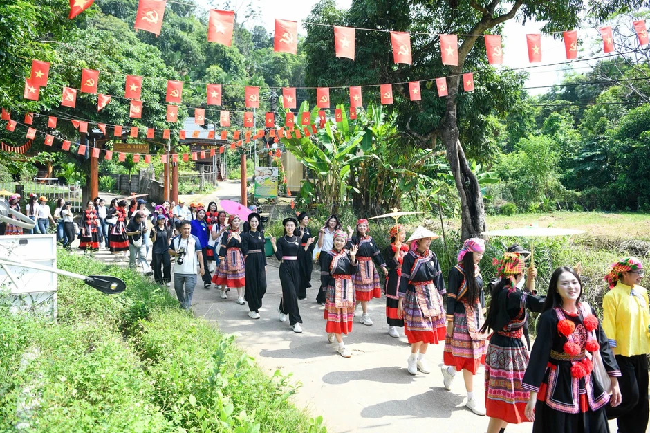 Hành trình khám phá miền đất văn hóa, lịch sử đại ngàn Vị Xuyên, vùng đất Tân Trào Hành trình khám phá miền đất văn hóa, lịch sử đại ngàn Vị Xuyên, vùng đất Tân Trào