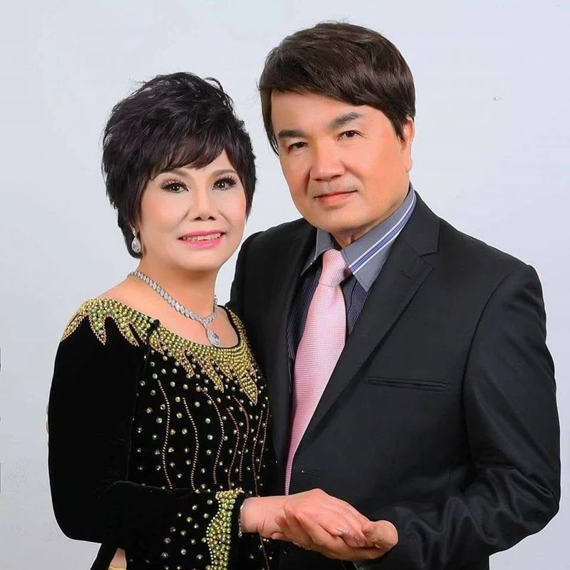 Hé lộ cuộc sống ở Pháp của cặp nghệ sĩ Việt lừng lẫy một thời Hé lộ cuộc sống ở Pháp của cặp nghệ sĩ Việt lừng lẫy một thời
