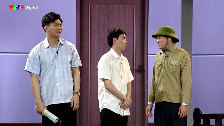Hồ Quang Mẫn đảm nhận hai vai diễn trong vở kịch “Tin ở hoa hồng” Hồ Quang Mẫn đảm nhận hai vai diễn trong vở kịch “Tin ở hoa hồng”