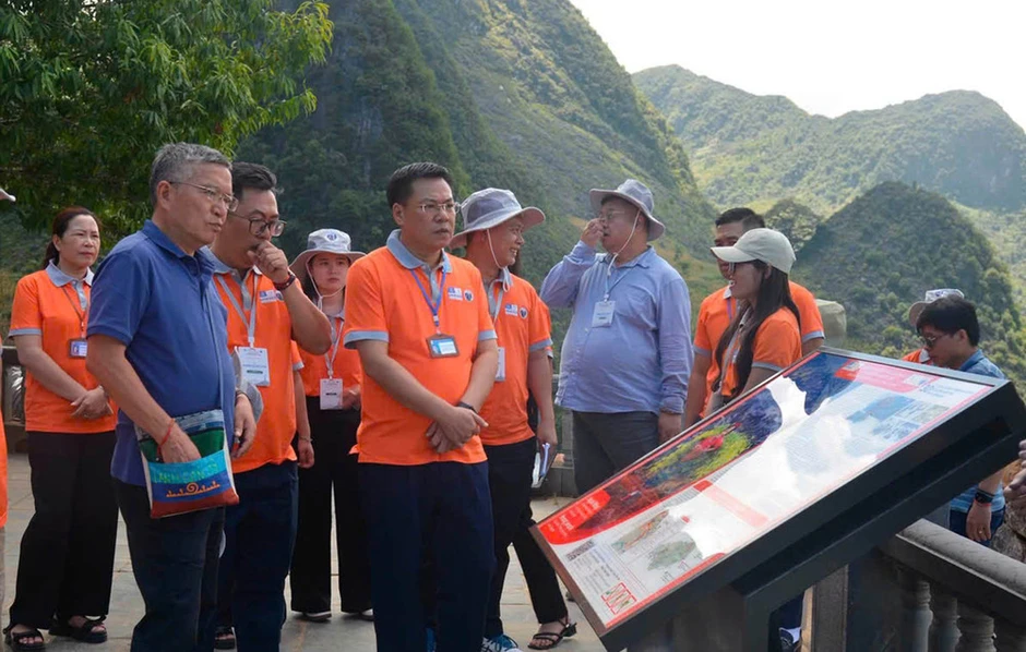 Hoàn thành chương trình tái thẩm định Công viên địa chất toàn cầu UNESCO Cao nguyên đá Đồng Văn Hoàn thành chương trình tái thẩm định Công viên địa chất toàn cầu UNESCO Cao nguyên đá Đồng Văn