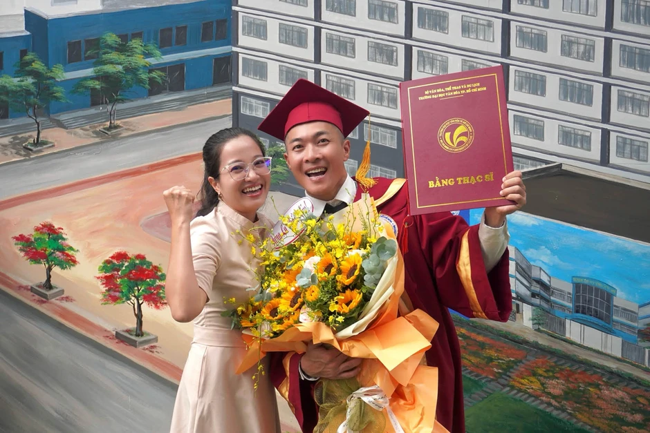 'Hoàng tử xiếc' Quốc Cơ tốt nghiệp thạc sĩ, xúc động cảm ơn vợ là MC nổi tiếng