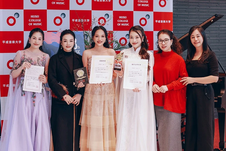 Học trò của Phó Giáo sư, Tiến sĩ, Nghệ sĩ Ưu tú Tân Nhàn giành nhiều giải cao cuộc thi âm nhạc quốc tế tại Nhật Bản Học trò của Phó Giáo sư, Tiến sĩ, Nghệ sĩ Ưu tú Tân Nhàn giành nhiều giải cao cuộc thi âm nhạc quốc tế tại Nhật Bản