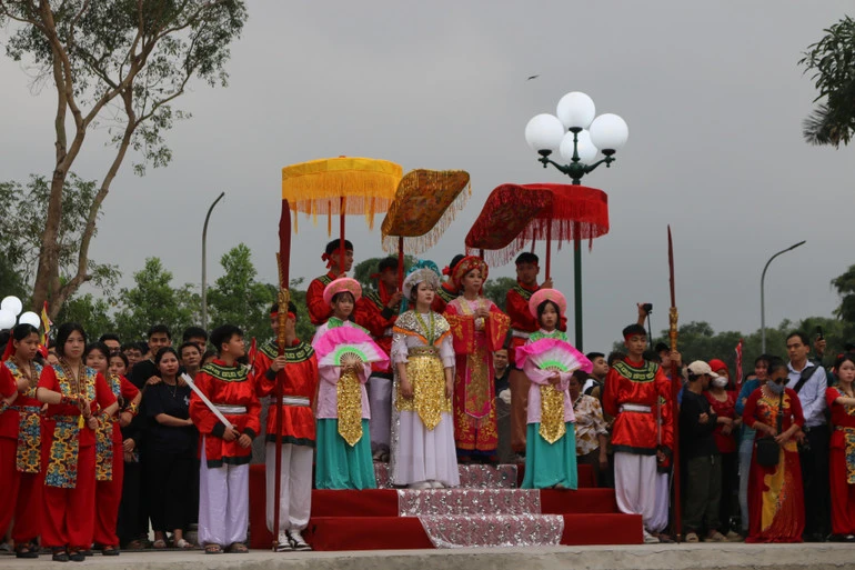 Hội Kén rể làng Đường Yên trở thành Di sản văn hóa phi vật thể quốc gia Hội Kén rể làng Đường Yên trở thành Di sản văn hóa phi vật thể quốc gia