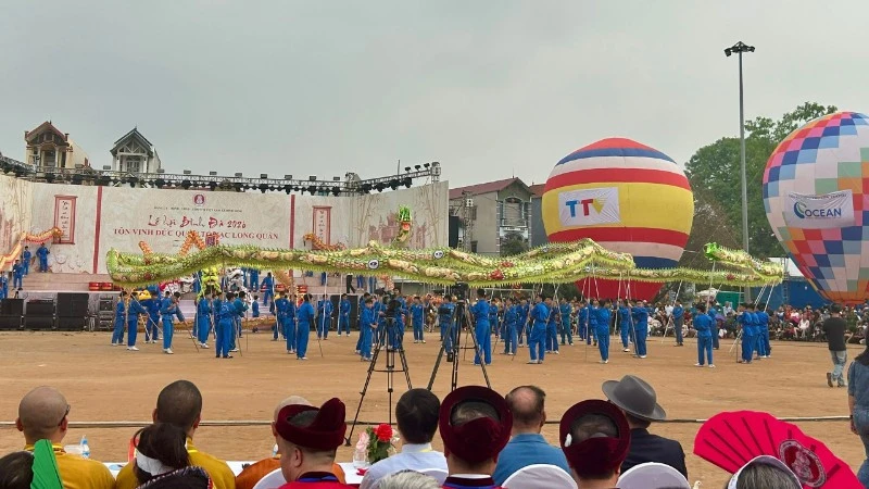 Hướng về cội nguồn tại lễ dâng hương Quốc Tổ Lạc Long Quân