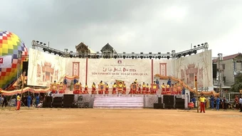 Hướng về cội nguồn tại lễ dâng hương Quốc Tổ Lạc Long Quân