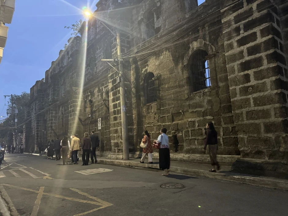 Intramuros: Những lớp thời gian giữa nhịp sống Manila Intramuros: Những lớp thời gian giữa nhịp sống Manila