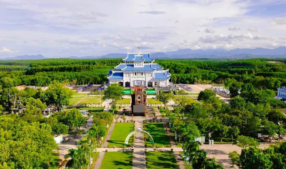 Khai mạc Đại hội hành hương Đức Mẹ La Vang lần thứ 32 Khai mạc Đại hội hành hương Đức Mẹ La Vang lần thứ 32