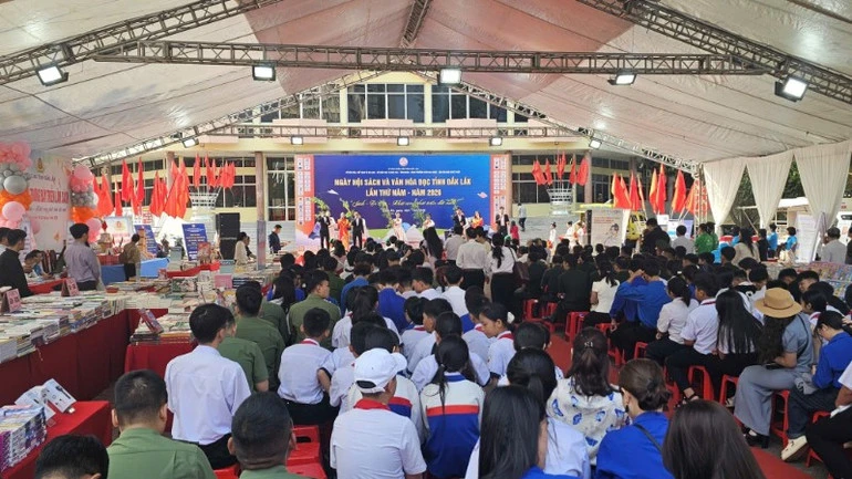 Khai mạc Ngày hội Sách và Văn hóa đọc tỉnh Đắk Lắk lần thứ 5 năm 2026 Khai mạc Ngày hội Sách và Văn hóa đọc tỉnh Đắk Lắk lần thứ 5 năm 2026