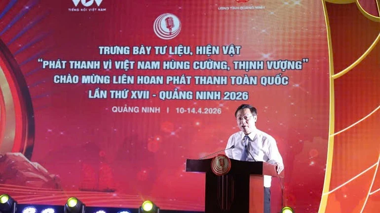 Khai mạc trưng bày tư liệu, hiện vật "Phát thanh vì Việt Nam hùng cường, thịnh vượng" Khai mạc trưng bày tư liệu, hiện vật "Phát thanh vì Việt Nam hùng cường, thịnh vượng"