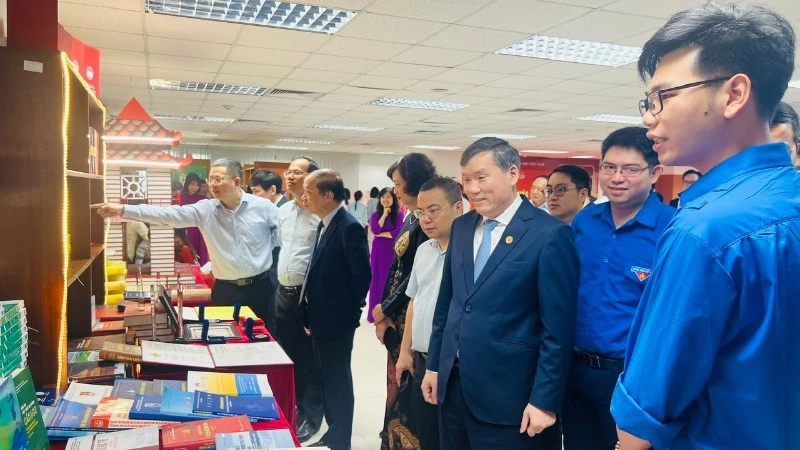 Khai mạc Tuần lễ hưởng ứng Ngày Sách và Văn hóa đọc Việt Nam năm 2026 Khai mạc Tuần lễ hưởng ứng Ngày Sách và Văn hóa đọc Việt Nam năm 2026