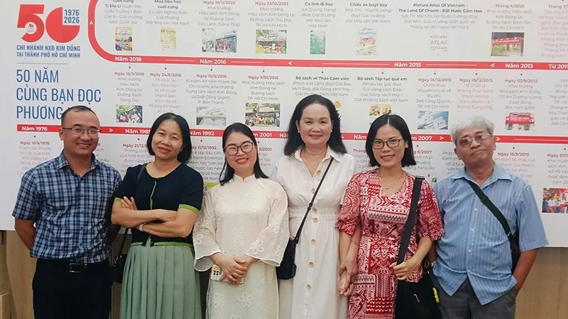 Khẳng định giá trị trong lòng bạn đọc và tác giả phía nam Khẳng định giá trị trong lòng bạn đọc và tác giả phía nam
