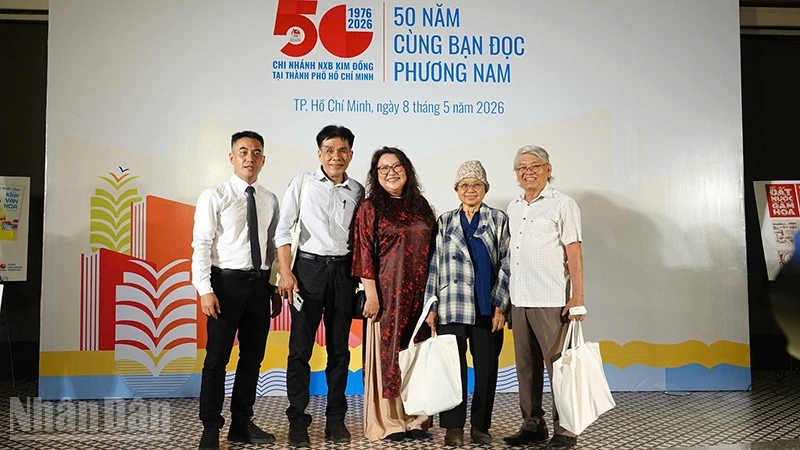 Khẳng định giá trị trong lòng bạn đọc và tác giả phía nam Khẳng định giá trị trong lòng bạn đọc và tác giả phía nam