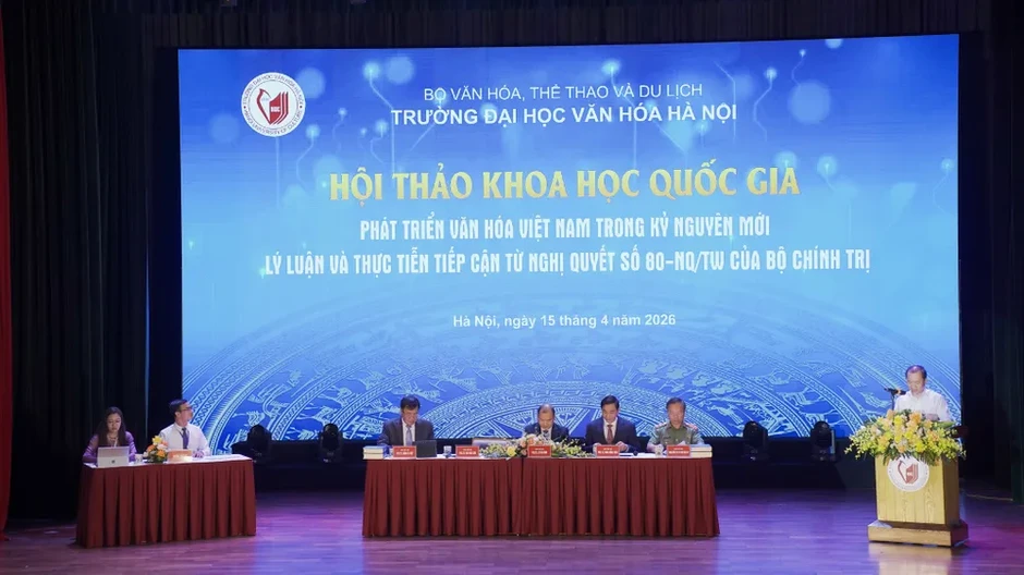Khẳng định vị thế trung tâm của văn hóa trong chiến lược phát triển đất nước Khẳng định vị thế trung tâm của văn hóa trong chiến lược phát triển đất nước