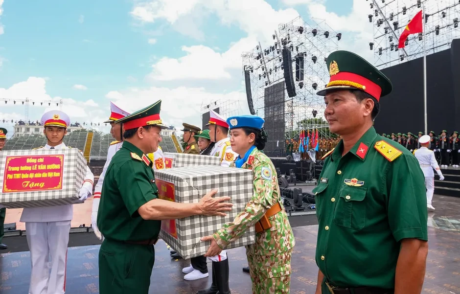 Khối lực lượng vũ trang sẵn sàng cho “Concert quốc gia: Tổ quốc trong tim 2026" Khối lực lượng vũ trang sẵn sàng cho “Concert quốc gia: Tổ quốc trong tim 2026"