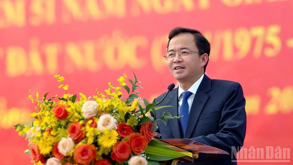 Lâm Đồng: Triển lãm tranh cổ động kỷ niệm 51 năm Ngày Giải phóng miền nam, thống nhất đất nước