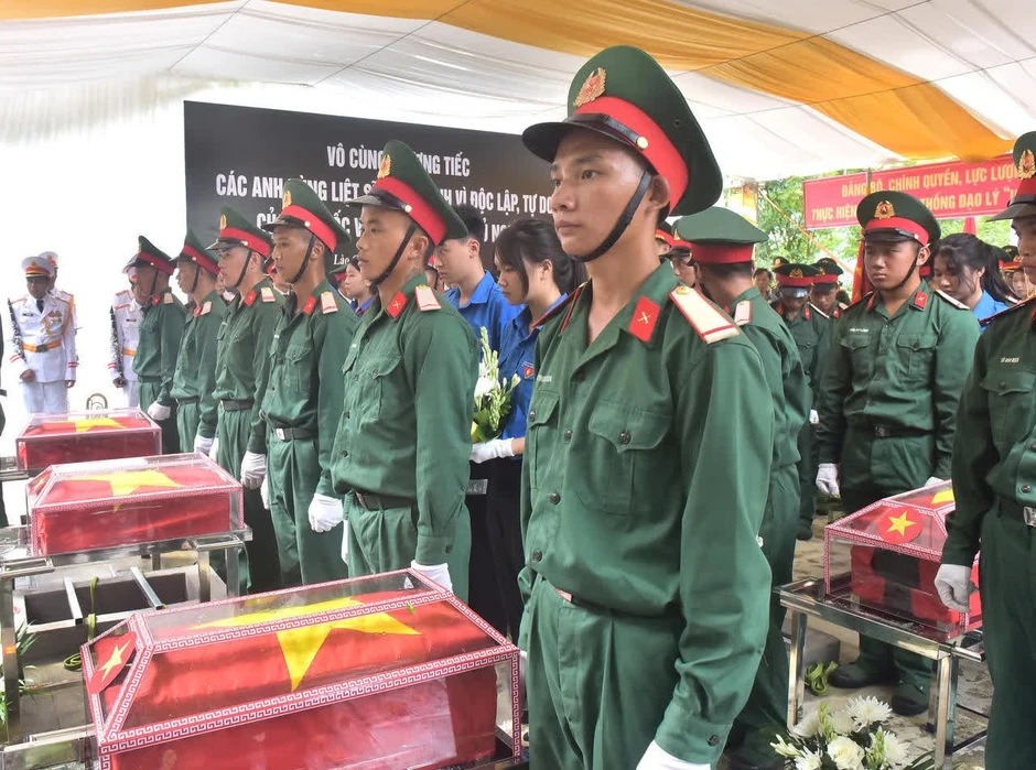 Lào Cai truy điệu, an táng 9 hài cốt liệt sĩ Lào Cai truy điệu, an táng 9 hài cốt liệt sĩ