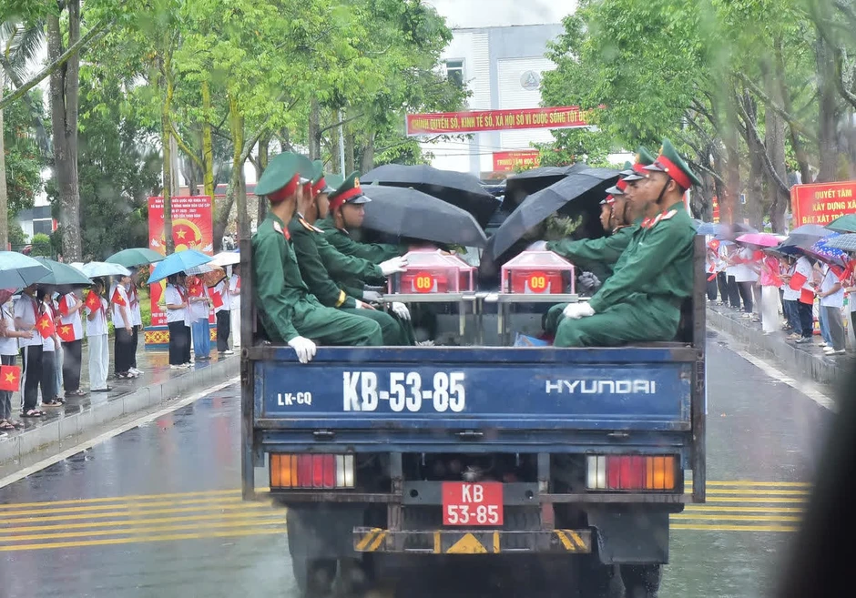 Lào Cai truy điệu, an táng 9 hài cốt liệt sĩ Lào Cai truy điệu, an táng 9 hài cốt liệt sĩ
