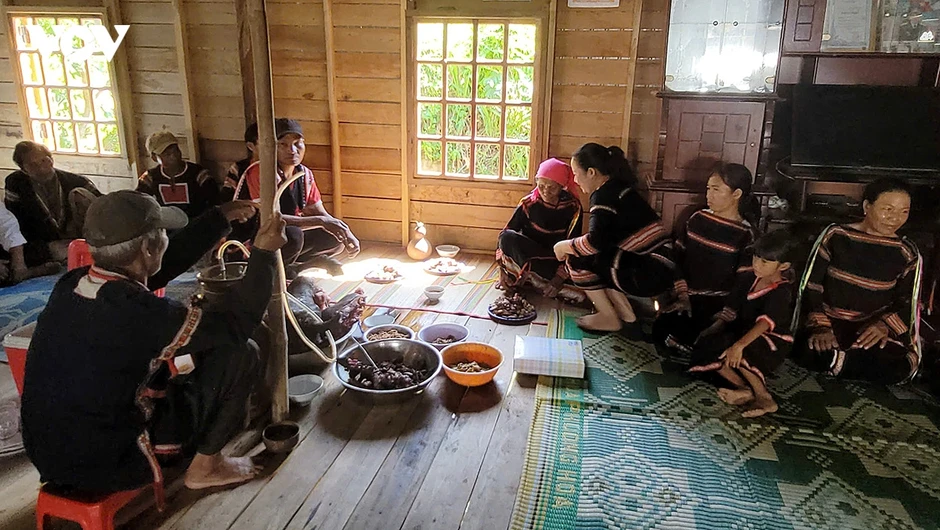 Lễ báo hiếu của người Jarai ở Gia Lai: Cảm ơn cha mẹ không chỉ nói bằng lời