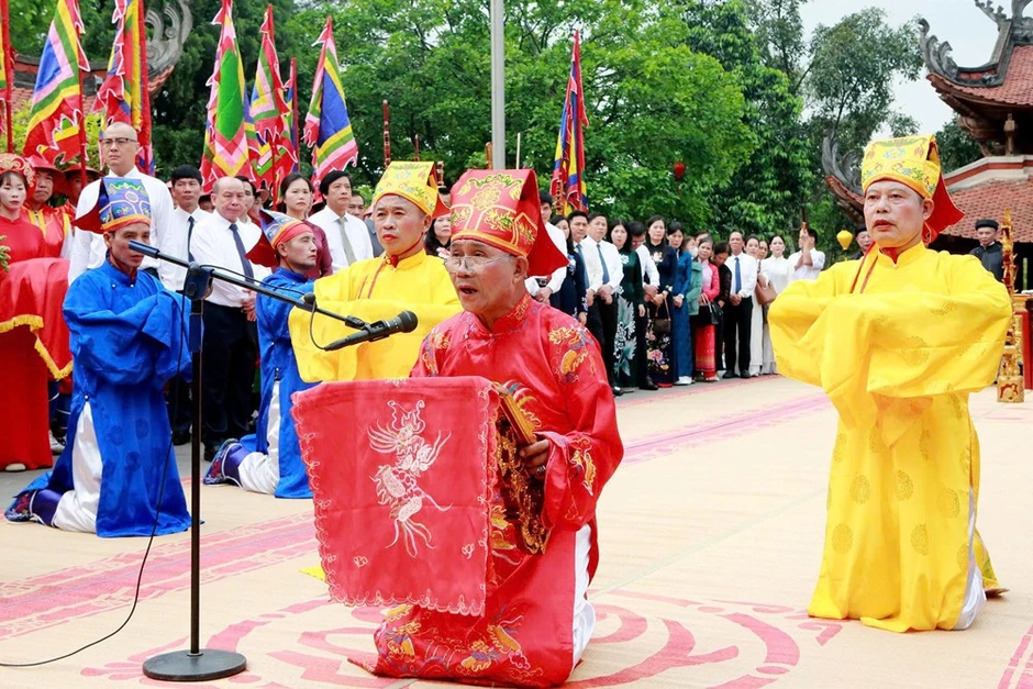 Lễ giỗ Đức Quốc Tổ Lạc Long Quân và Dâng hương tưởng niệm Tổ Mẫu Âu Cơ Lễ giỗ Đức Quốc Tổ Lạc Long Quân và Dâng hương tưởng niệm Tổ Mẫu Âu Cơ