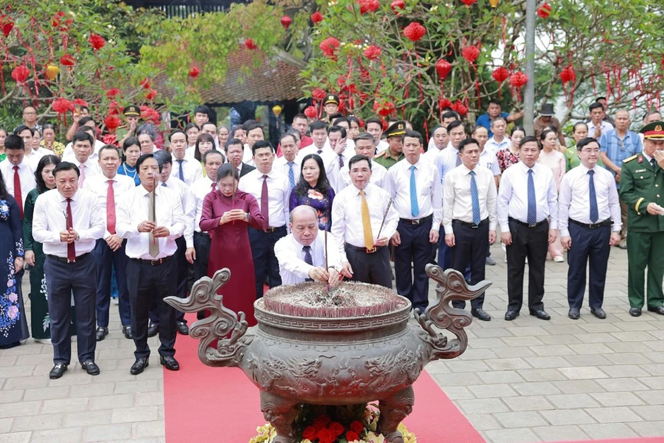Lễ giỗ Đức Quốc Tổ Lạc Long Quân và Dâng hương tưởng niệm Tổ Mẫu Âu Cơ Lễ giỗ Đức Quốc Tổ Lạc Long Quân và Dâng hương tưởng niệm Tổ Mẫu Âu Cơ