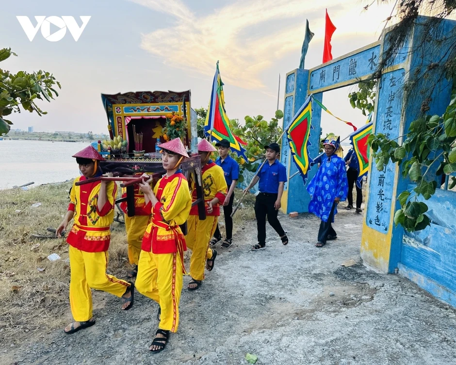 Lễ hội cầu ngư làng biển Đông Tác, nơi gửi gắm ước nguyện trời yên biển lặng Lễ hội cầu ngư làng biển Đông Tác, nơi gửi gắm ước nguyện trời yên biển lặng