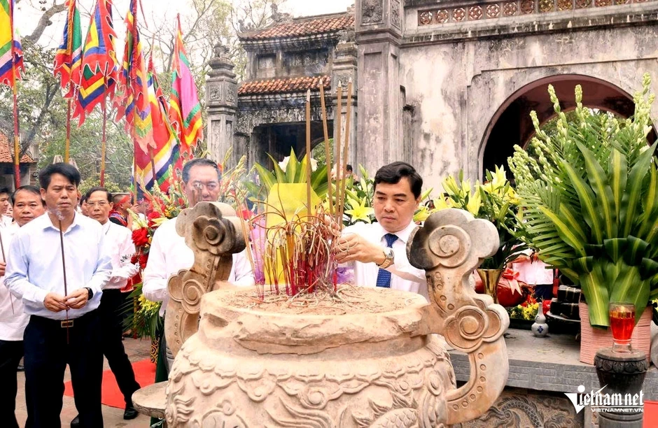 Lễ hội đền Bà Triệu, khí phách nữ anh hùng vang vọng sau 1.778 năm Lễ hội đền Bà Triệu, khí phách nữ anh hùng vang vọng sau 1.778 năm