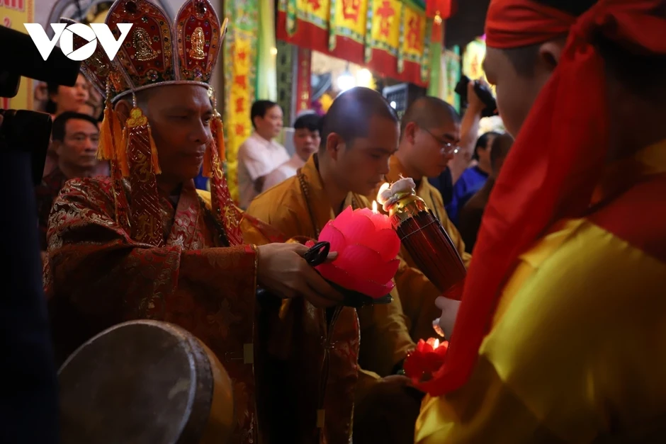 Lễ rước đuốc Phủ Dầy: Ngọn lửa thiêng giữa lòng di sản Lễ rước đuốc Phủ Dầy: Ngọn lửa thiêng giữa lòng di sản
