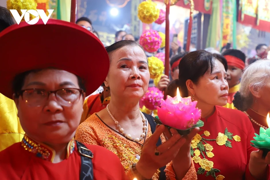 Lễ rước đuốc Phủ Dầy: Ngọn lửa thiêng giữa lòng di sản Lễ rước đuốc Phủ Dầy: Ngọn lửa thiêng giữa lòng di sản