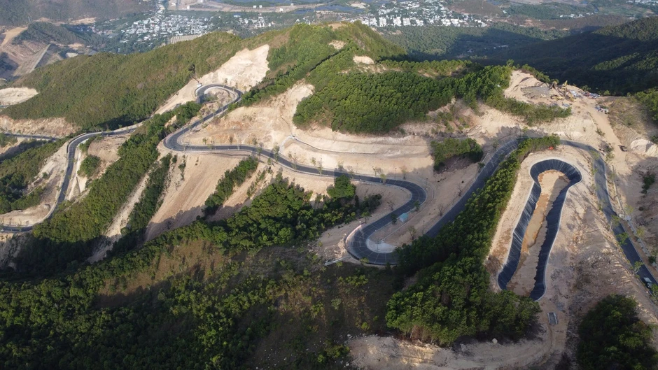 Lên núi Chín Khúc vãn cảnh chùa, nhìn Nha Trang từ trên cao Lên núi Chín Khúc vãn cảnh chùa, nhìn Nha Trang từ trên cao