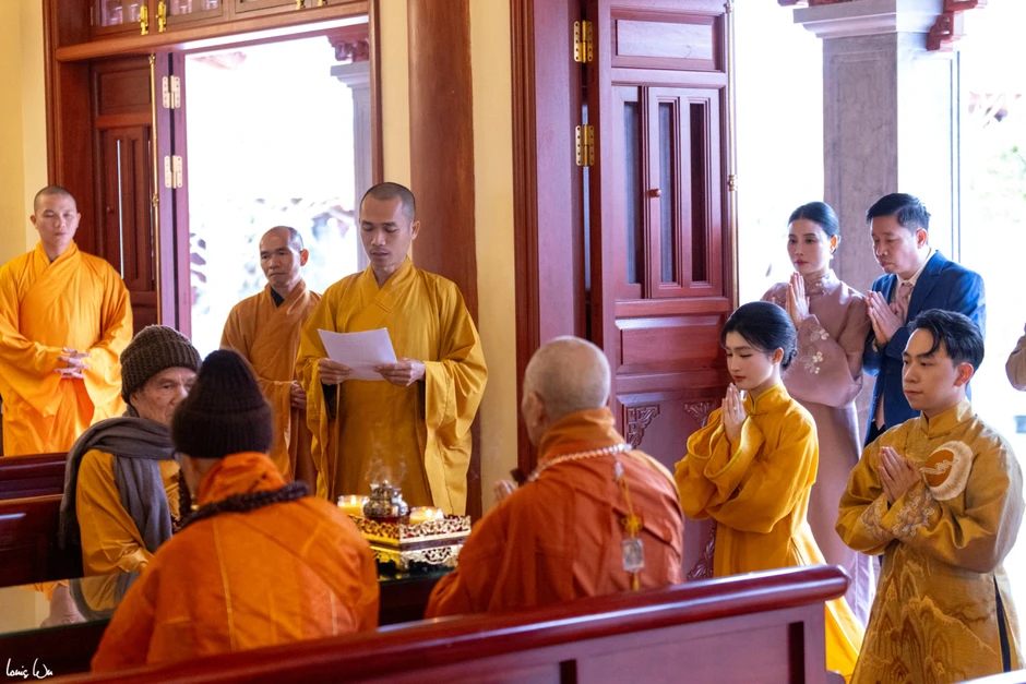 Lên núi Chín Khúc vãn cảnh chùa, nhìn Nha Trang từ trên cao Lên núi Chín Khúc vãn cảnh chùa, nhìn Nha Trang từ trên cao