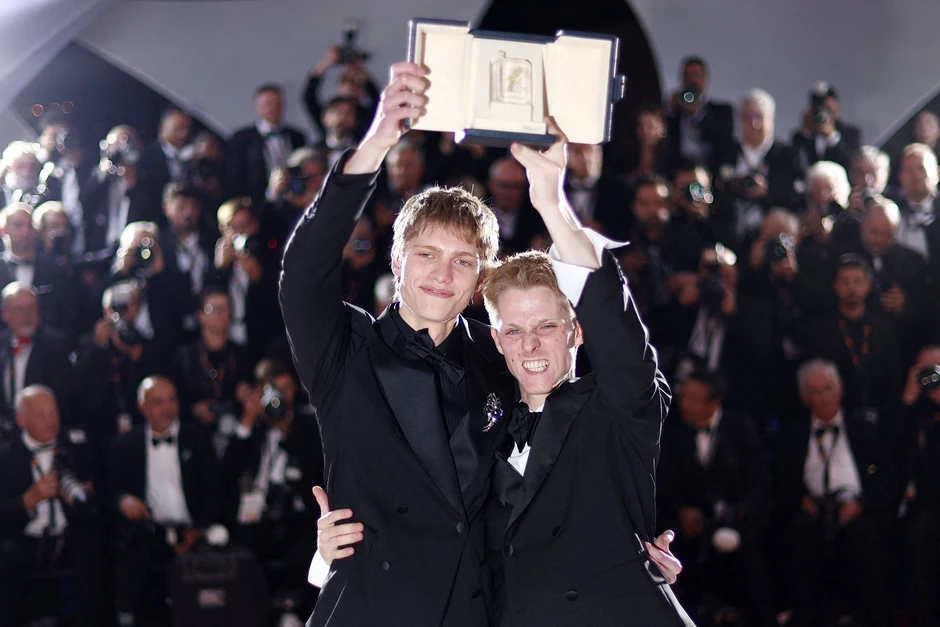 LHP Cannes 2026: 'Fjord' đoạt Cành cọ vàng, nhiều hạng mục có tới 2 người chiến thắng LHP Cannes 2026: 'Fjord' đoạt Cành cọ vàng, nhiều hạng mục có tới 2 người chiến thắng